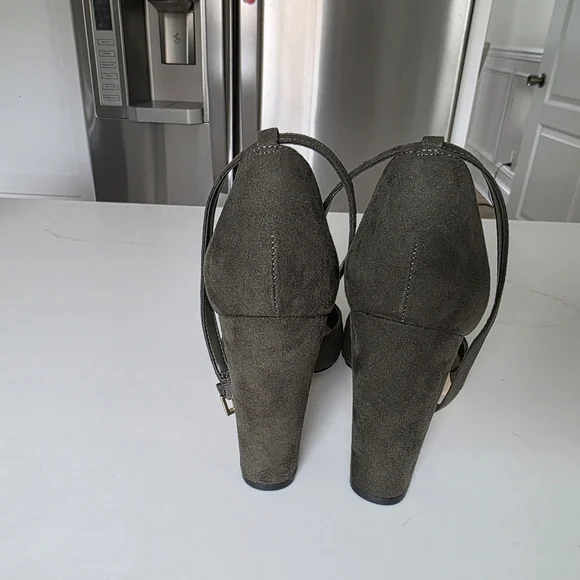 ALDO Women's Green Heels - Picture 3 of 4